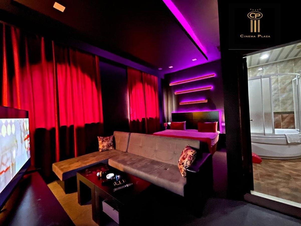 Cinema Plaza Hotel Baku Exterior photo