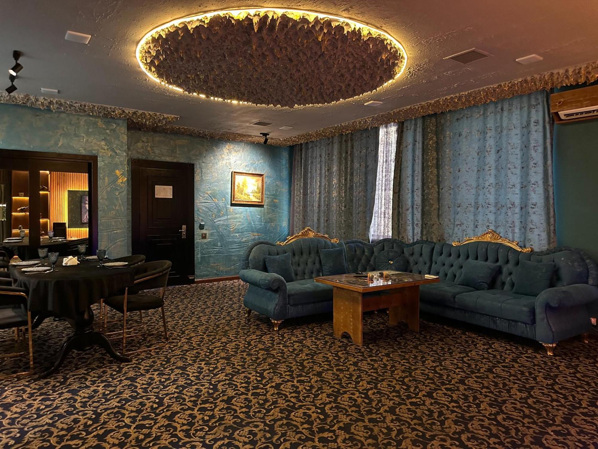 Cinema Plaza Hotel Baku Exterior photo