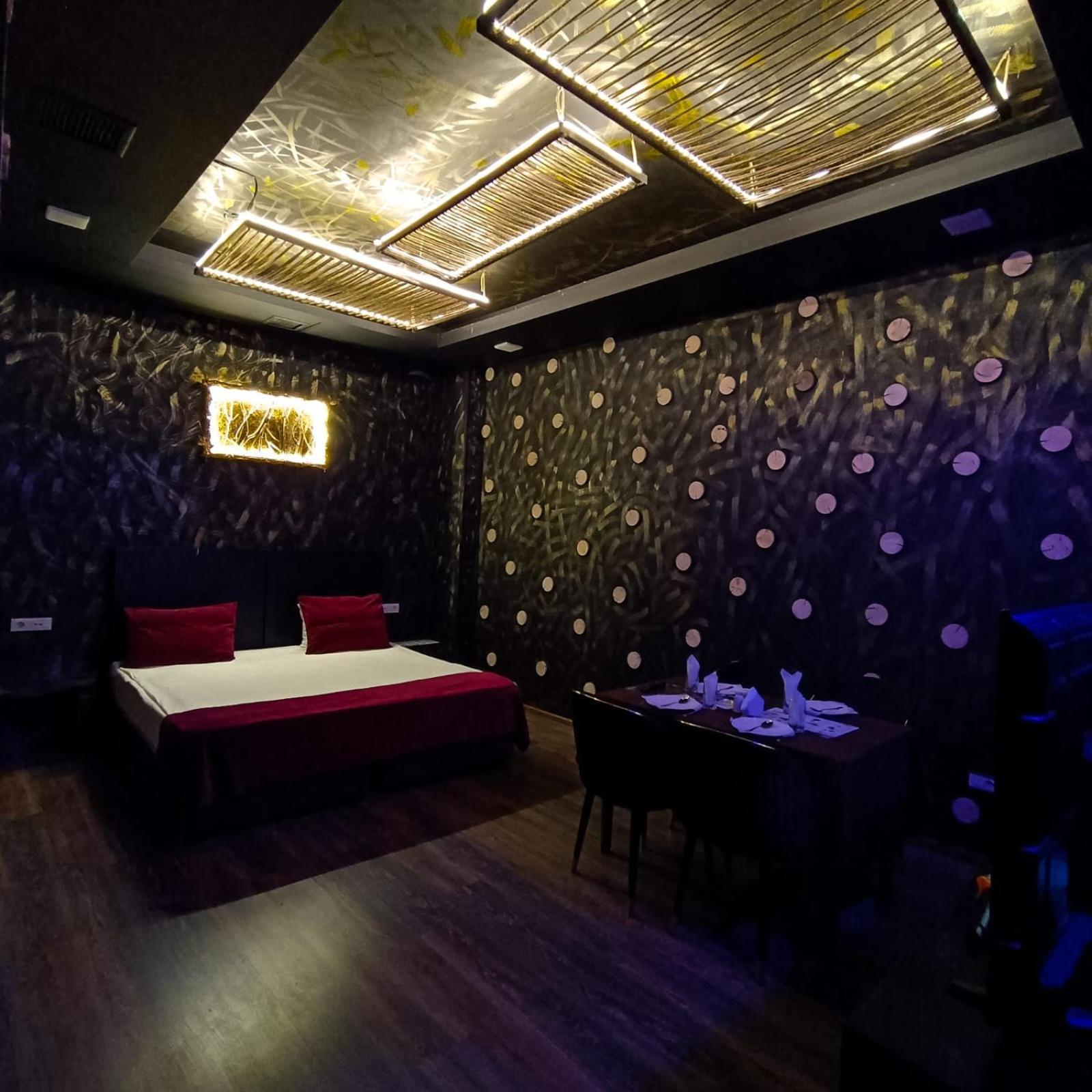 Cinema Plaza Hotel Baku Exterior photo