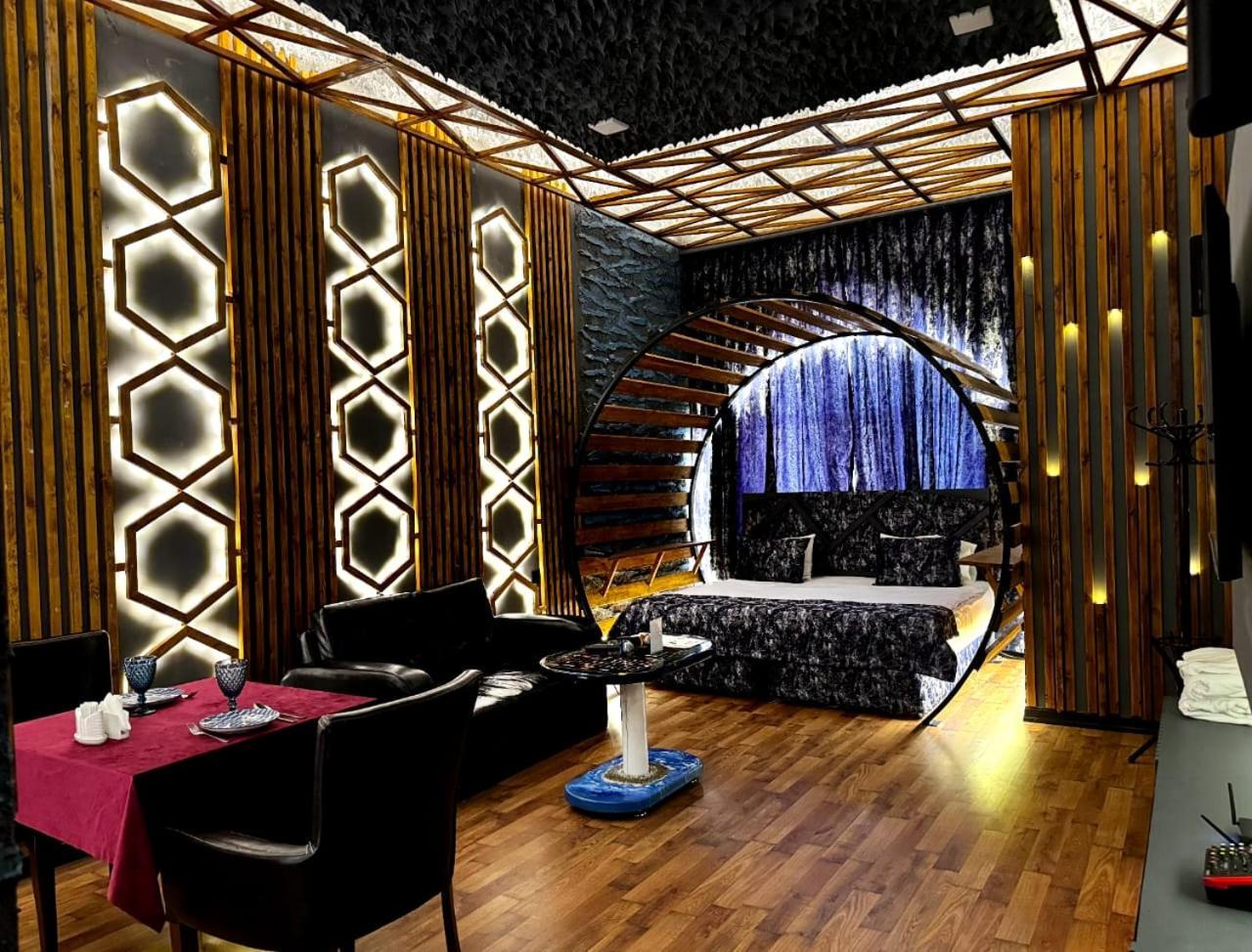 Cinema Plaza Hotel Baku Exterior photo